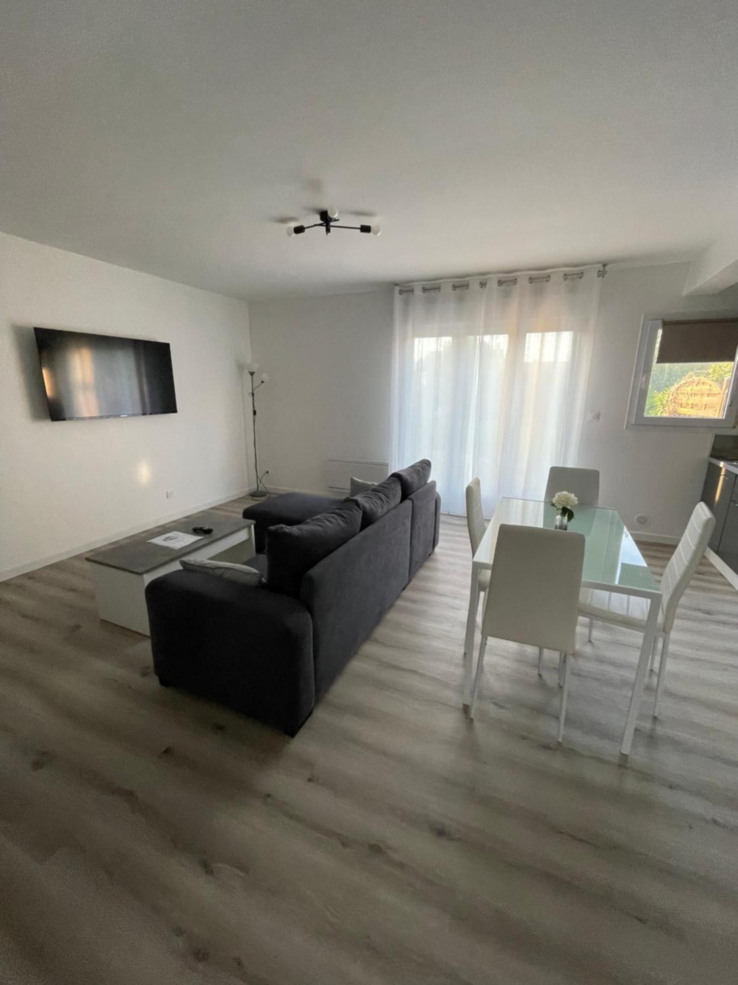 Maison Detente De 100 M2 Uniquement Couple-Famille-Travailleurs Вильпаризи Экстерьер фото